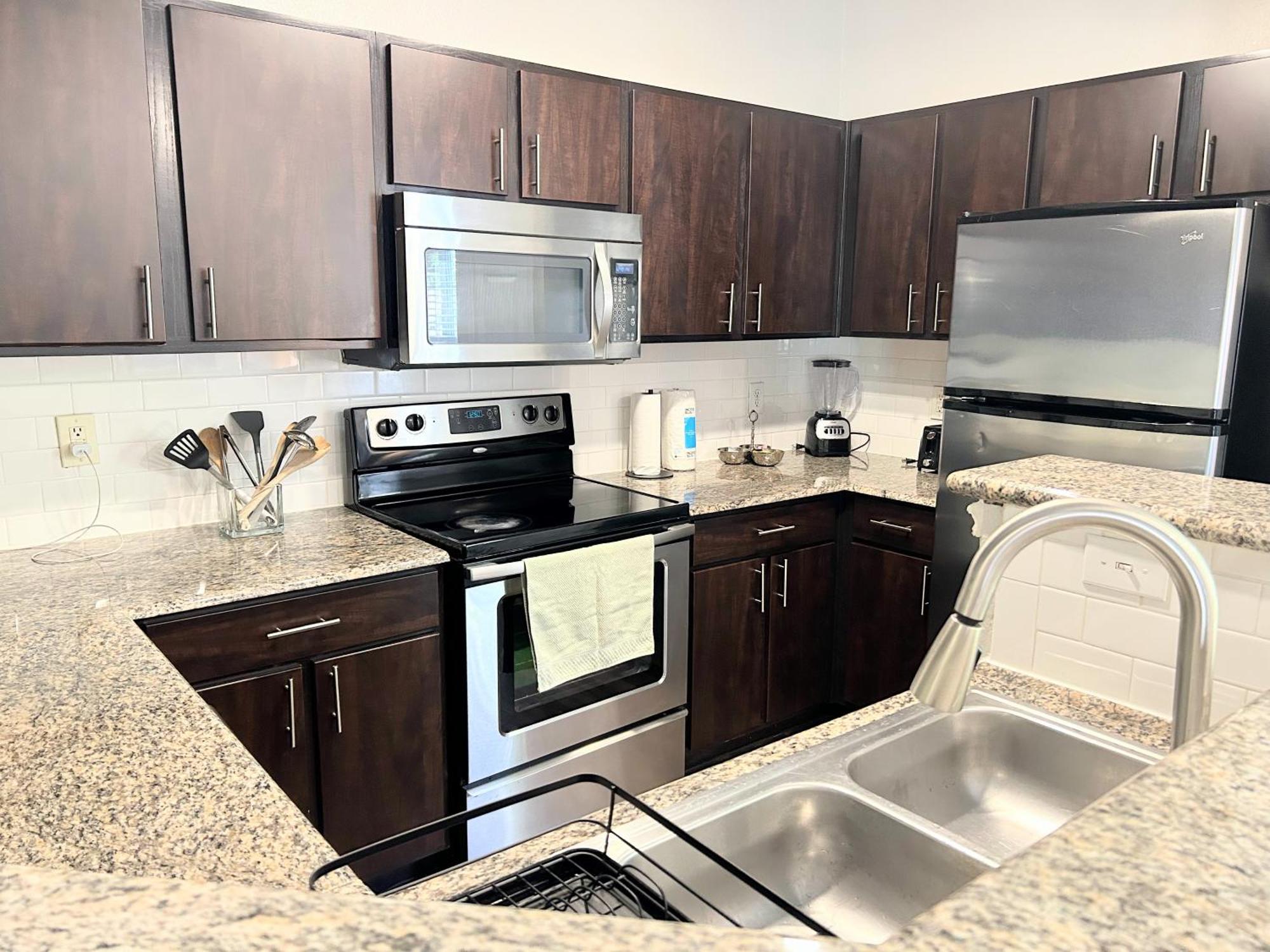 Hidden Gem At Med Center 2Br & 2Ba Apartment Houston Bagian luar foto