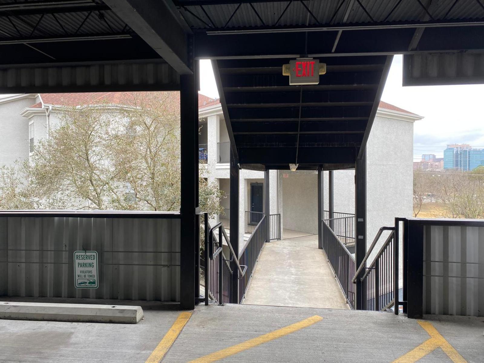 Hidden Gem At Med Center 2Br & 2Ba Apartment Houston Bagian luar foto