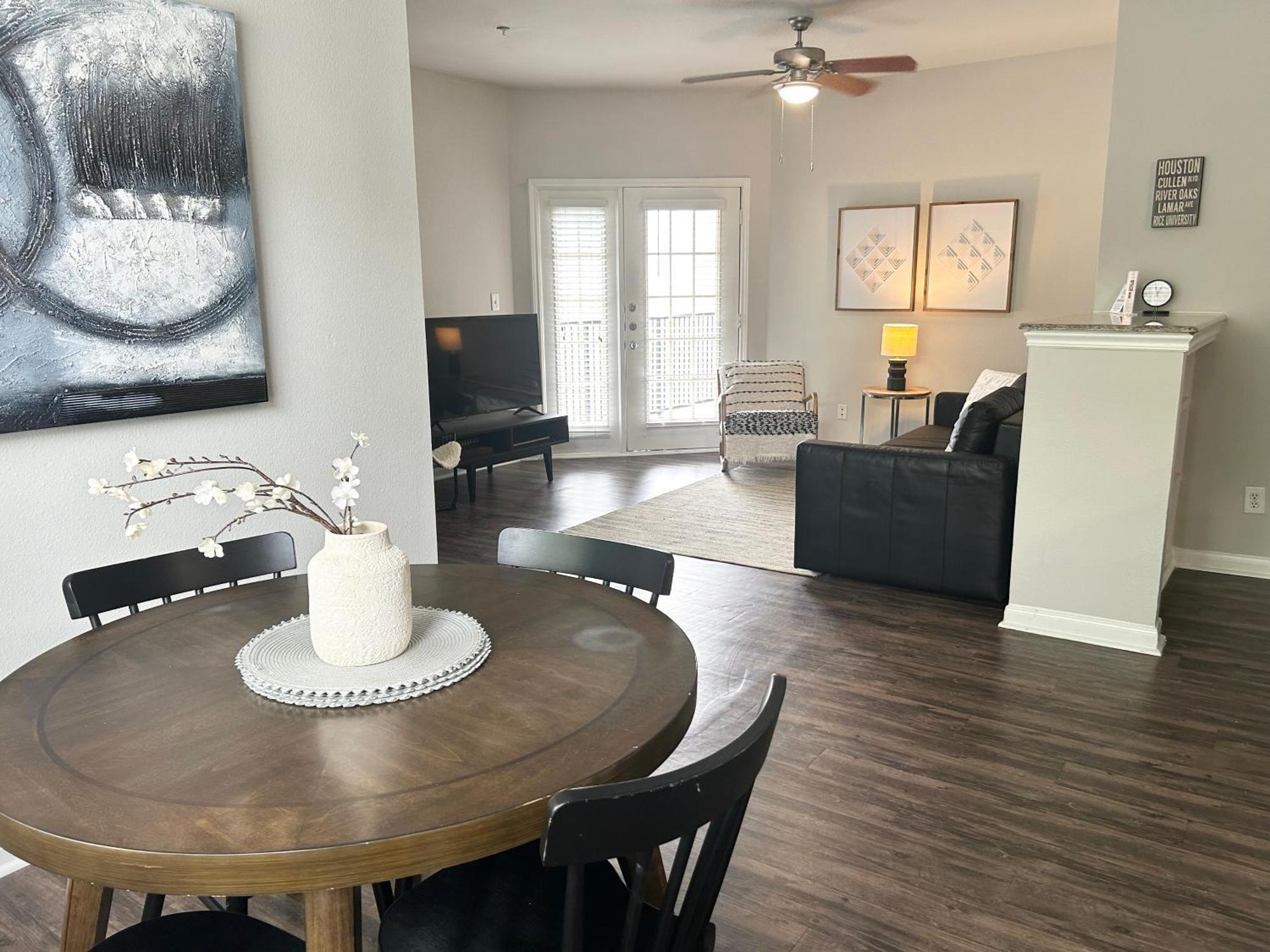 Hidden Gem At Med Center 2Br & 2Ba Apartment Houston Bagian luar foto