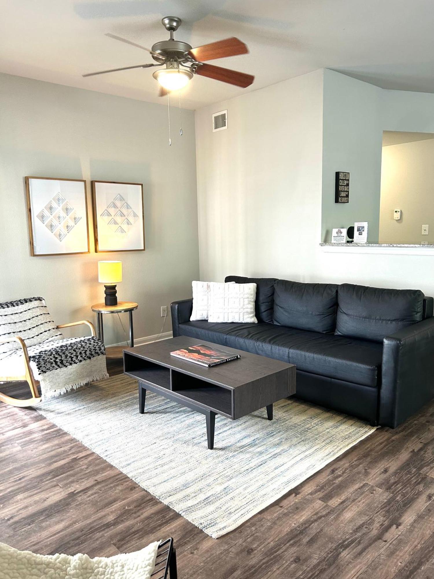 Hidden Gem At Med Center 2Br & 2Ba Apartment Houston Bagian luar foto