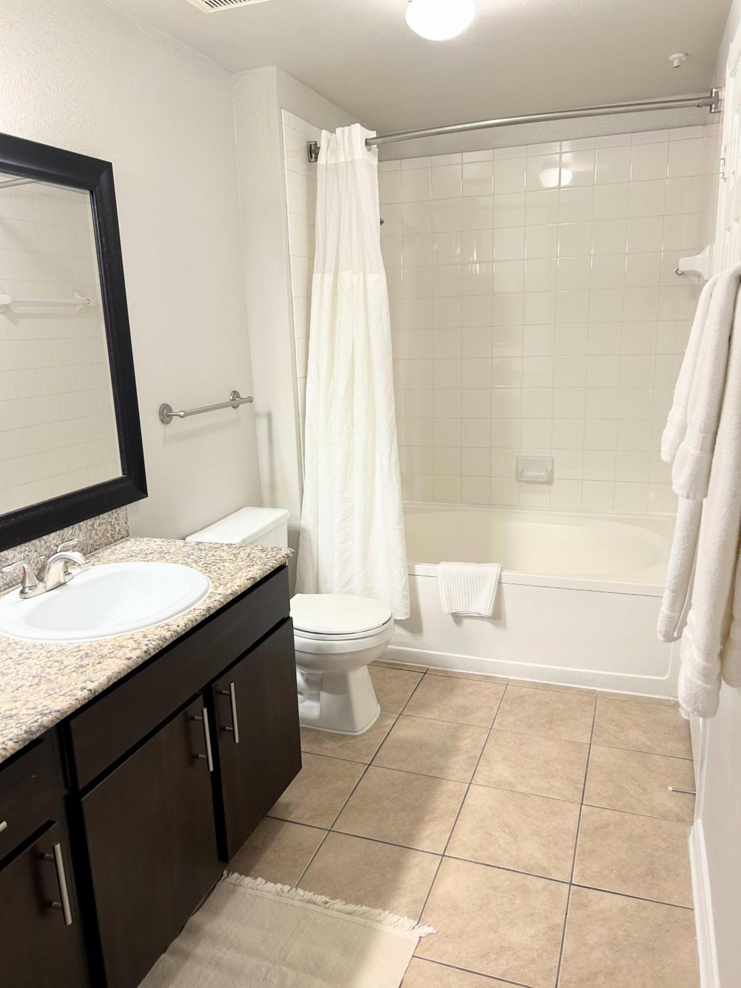 Hidden Gem At Med Center 2Br & 2Ba Apartment Houston Bagian luar foto